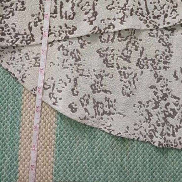 Rose + Olive Tunic Blouse Size Medium - Picture 11 of 14